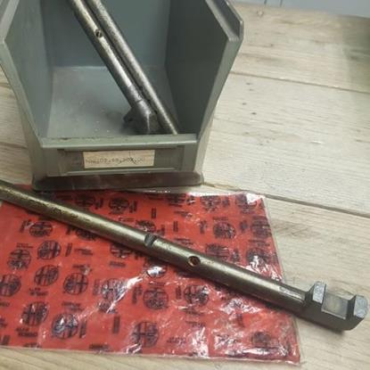 102021350200 Schakelstang 5de versnelling en achteruit