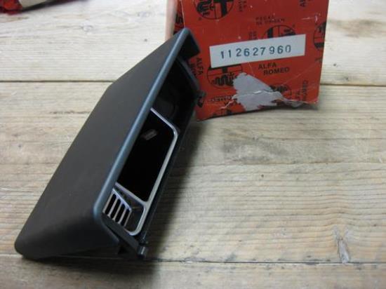 112627960 Asbak Alfa Romeo 164 achterzijde achterbank