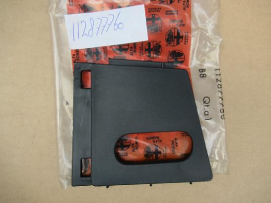 112877760 Afdekkap sleepoog voorbumper Alfa Romeo 145 146