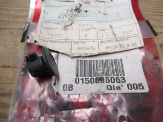 150896063 Plug deurbakje