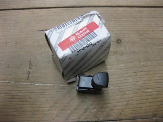 156016242 Schakelaar elektrische raambediening Alfa Romeo 156