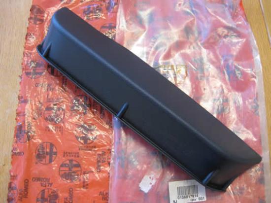 156017914 Opbergvak links deurpaneel onderzijde met voering Alfa Romeo 166