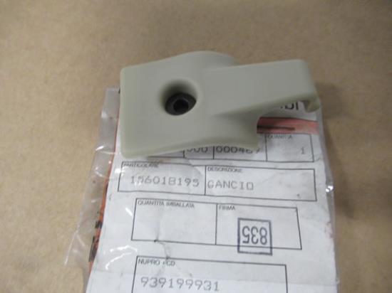 156018195 Haak zonnescherm