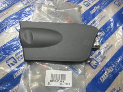 156033937 Plug achterklep rechterzijde