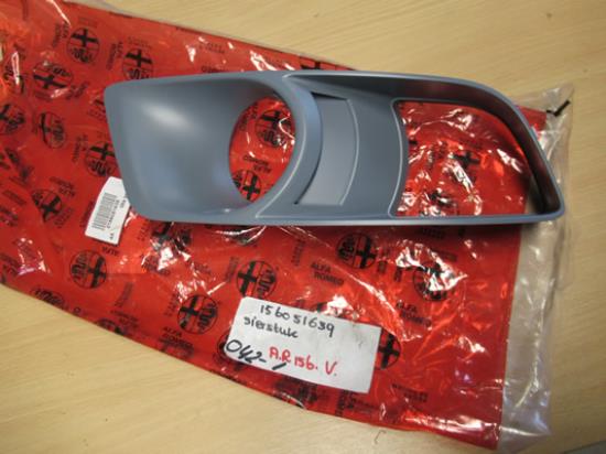 156051639 Sierstuk mistlamp rechts voorzijde bumper