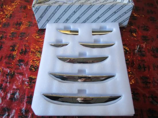 156099841 Sierstuk grille voorbumper