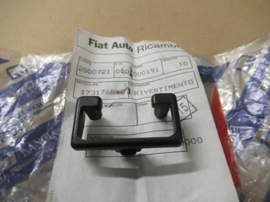 173176808 Sierstuk stoel voorzijde