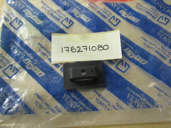 176271080 Montage plug diverse interieur delen