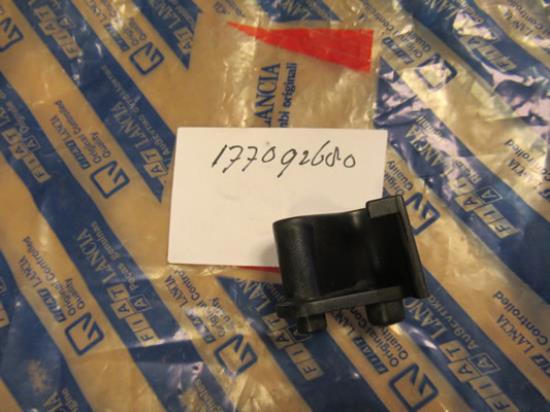 177092680 Steun hoedenplank rechts