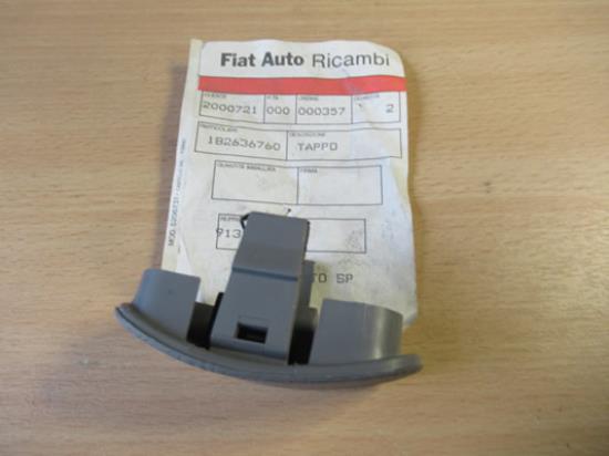 182636760 Plug voor dashboard bevestiging