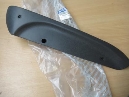 183583860 Sierstuk stoel linker voorzijde