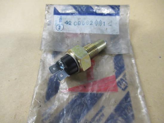 4209632 Schakelaar achteruitrijverlichting