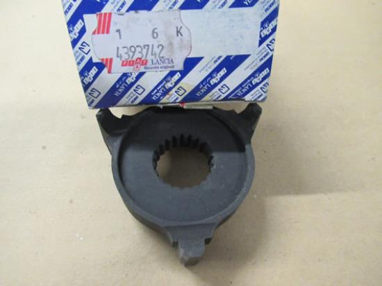 4393742 Naaf 5e versnelling