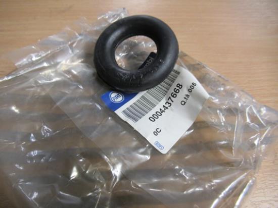 4437668 Uitlaatrubber