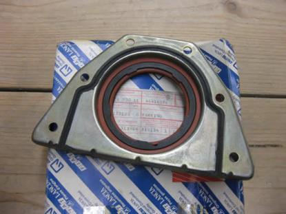 46416876 Deksel met keerring krukas 1.6 MPI 16V