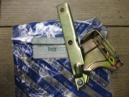 46418365 Motorkap scharnier links