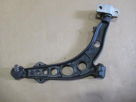 46430003 Draagarm rechts voorzijde