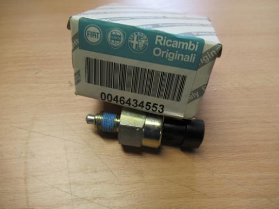 46434553 Achteruitrijschakelaar