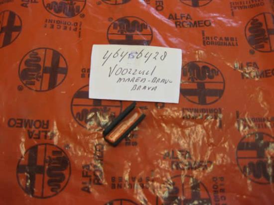 46456428 Buffer blokje voorruit