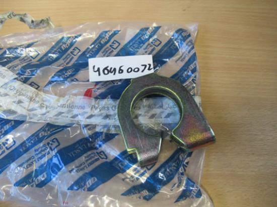 46460072 Uitlaat klem