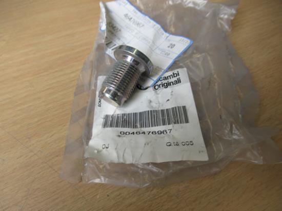 46476967 Plug oliepan en deksel basis