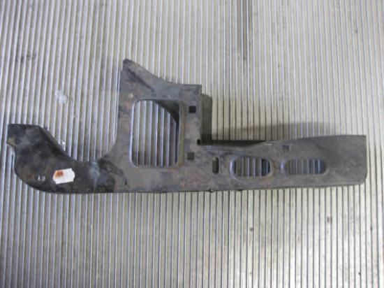 46549692 Steun carrosserie rechtsvoor