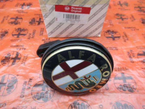 46557503 Slot met embleem achterklep