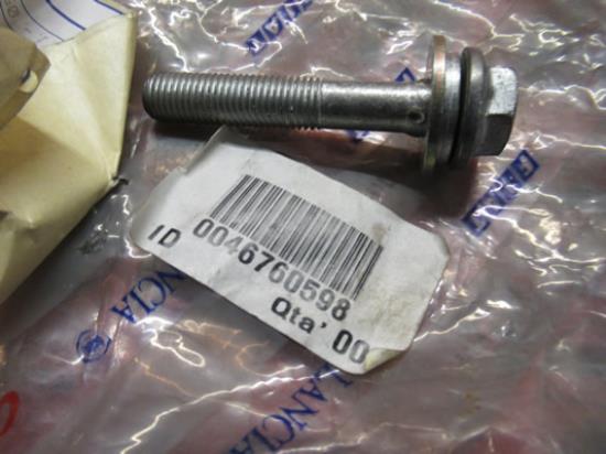 46760598 Bout draagarm voorzijde M10x59