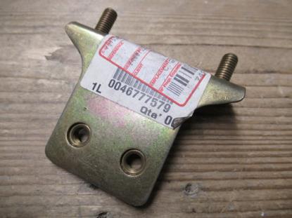 46777579 Uitlaat beugel