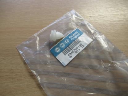 46786189 Clip voor portier