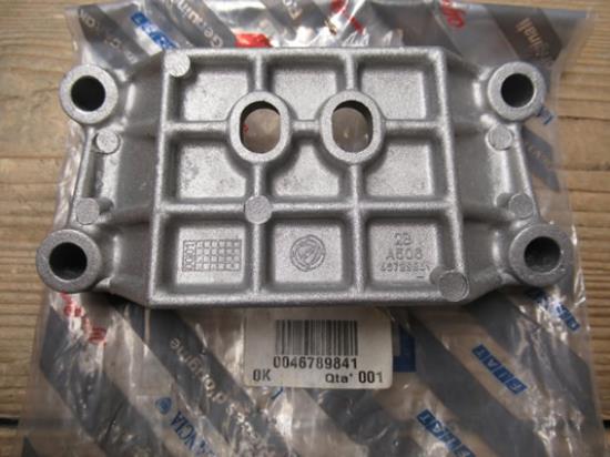 46789841 Uitlaat beugel bescherming