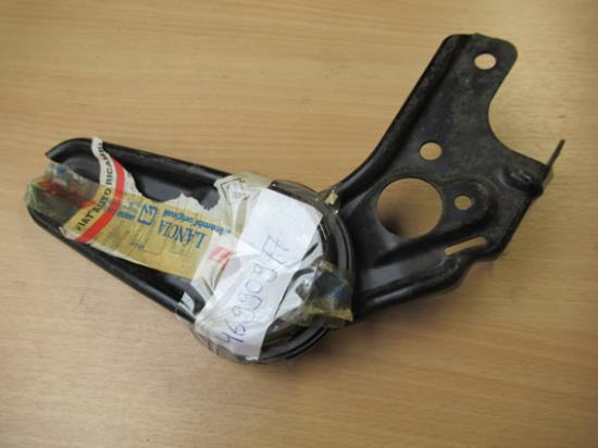 46990977 Beugel stoelverstelling links Alfa Romeo 156