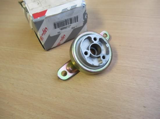 46998737 Houder stoel linker voorzijde