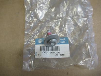 50506056 Bout bevestiging dakdragers