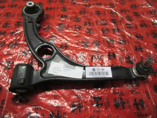 50700797 Draagarm linksvoor