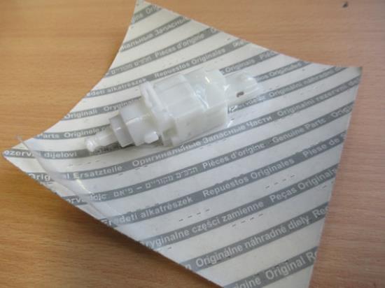 51713873 Schakelaar remlicht