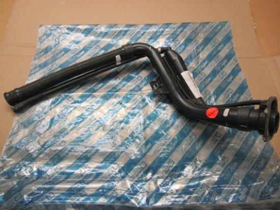 51745439 Toevoerleiding tankvulhals