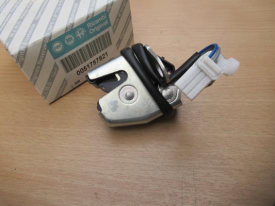 51757821 Slot deur linker achterzijde