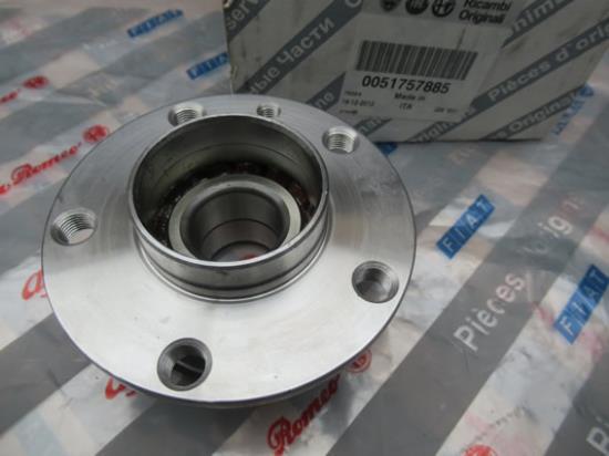 51757885 Wielnaaf achterzijde