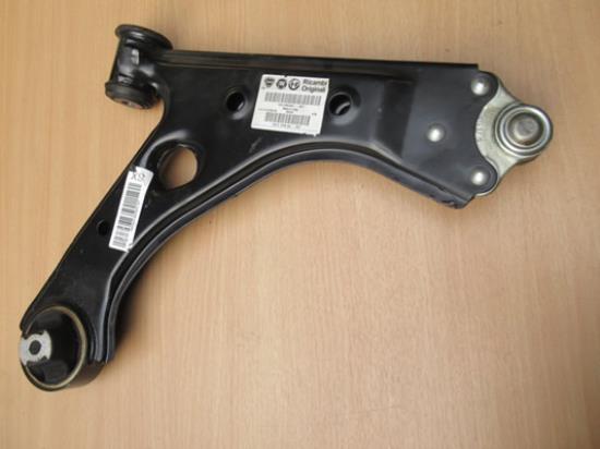 51895367 Draagarm linksvoor