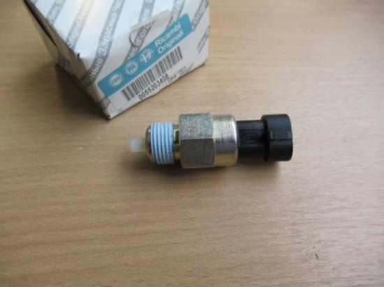 55203408 Achteruitrijschakelaar