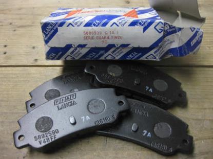 5888939 Remblokset achterzijde