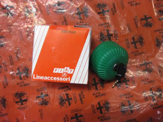 5907582 Tankdop met sleutel