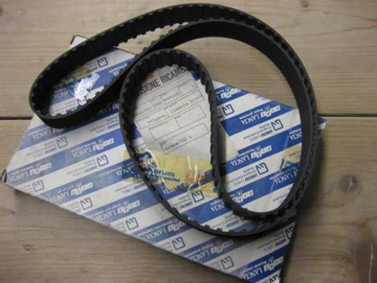 5932890 Distributieriem