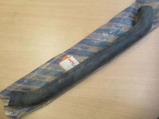 5933432 Onderste radiateurslang