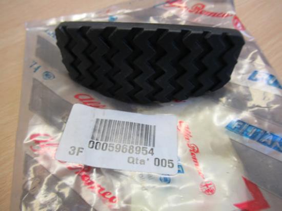 5968954 Pedaalrubber