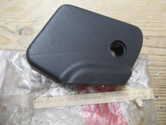 5970932 Voorstoel sierstuk rechterzijde