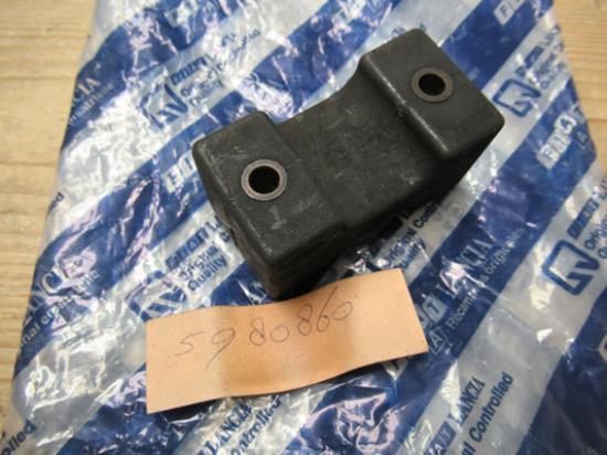 5980860 Uitlaat rubber