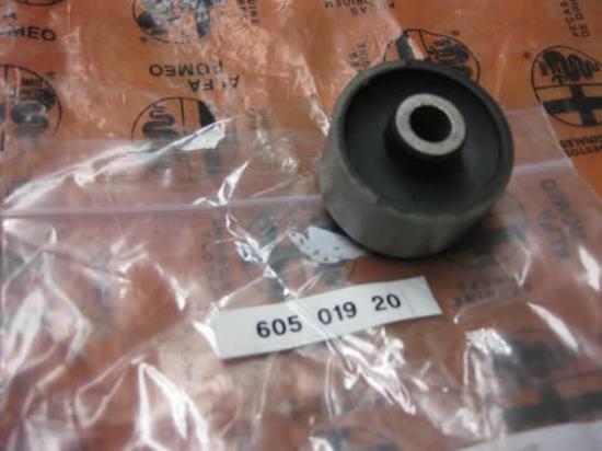 60501920 Bus ophanging achterzijde vering Alfa Romeo 33 Sud Sprint alfasud 905