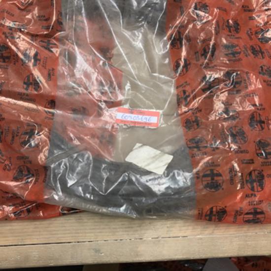 60503696 Pakking rubber profielrubber kofferklep Alfa Romeo 33 berlina 905